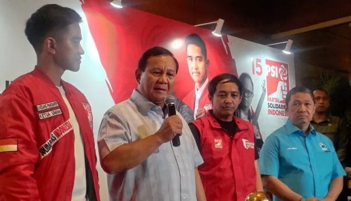 Berharap Gibran Tidak Keluar, Prabowo: Kita Senang Kalau Beliau Tetap Kader PDIP