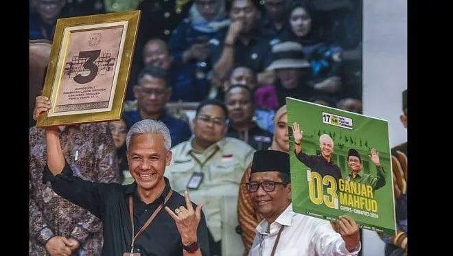 Calon presiden nomor urut 3 Ganjar Pranowo singgung drakor yang dihubungkannya dengan politik di hadapan pasangan lainnya. Seperti, Anies Baswedan-Muhaimin Iskandar dan Prabowo Subianto-Gibran Rakabuming Raka.