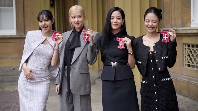 Blackpink dianugerahi gelar Members of the Order of the British Empire (MBE) dari Raja Charles III.