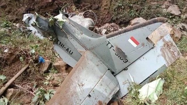 Empat perwira TNI Angkatan Udara (AU) gugur dalam kecelakaan dua Pesawat tempur Super Tucano TNI AU di kawasan Gunung Kundi, Pasuruan, Jawa Timur akan dimakamkan hari ini, Jumat (17/11).