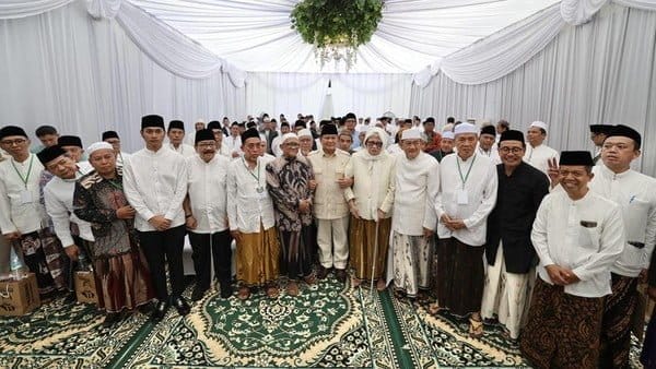 Prabowo Subianto Berkunjung ke  Pondok Pesantren Langitan, Tuban, Jawa Timur (foto: Instagram)