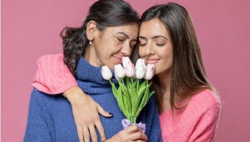 Tahun ini, Hari Ibu jatuh pada Jumat, 22 Desember 2023. Berbagai cara dilakukan untuk memperingati hari ini, baik secara sederhana maupun mewah. (Foto: iNews)