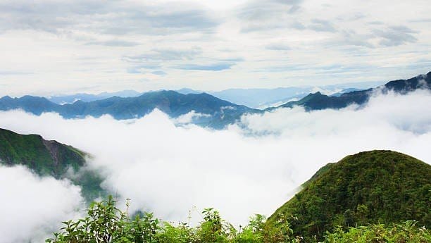 Cerita horor Gunung Ciremai, suara gamelan hingga sosok Nyi Lingga yang menakutkan bagi para pendaki di gunung yang membentang di tiga wilayah kabupaten, dari Majalengka, Kuningan hingga ke Cirebon.