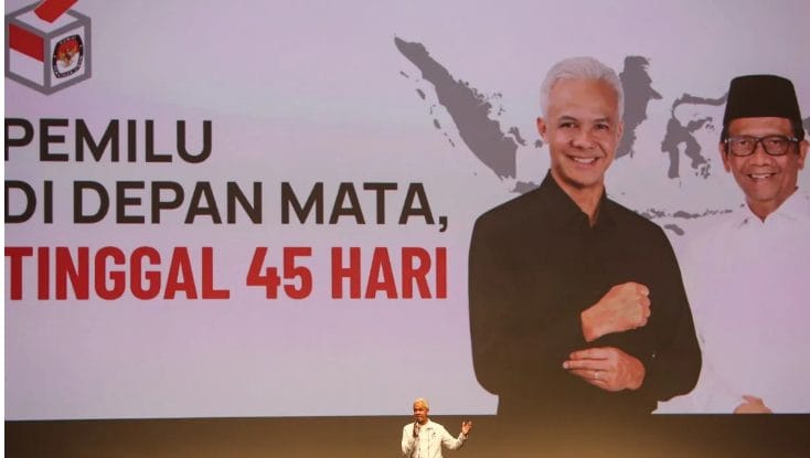 Jelang tahun baru 2024, calon presiden nomor urut 3 Ganjar Pranowo blusukan ke Pasar Kebonagung, Boyolali hingga pasangan presiden dan wakil presiden nomor urut 2 Prabowo Subianto-Gibran Rakabuming Raka ambil cuti untuk kampanye.