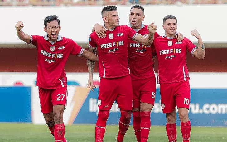 Persis Solo berkomitmen meraih kemenangan dengan terget tiga poin saat menjamu Dewa United FC dalam pertandingan Liga 1 Indonesia 2023 di Stadion Manahan Solo, Minggu (17/12)