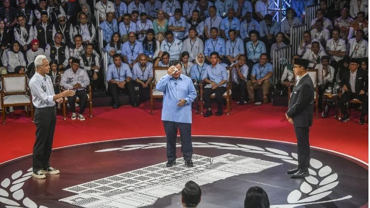 Sejarah debat capres-cawapres pasca reformasi yang diawali tahun 2004 hingga Pemilu 2024 disebut paling beda soal format debat yang akan berlangsung selama 5 kali.