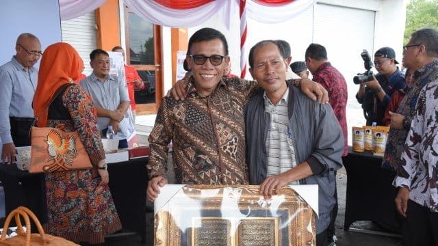 Dukung pelaku Usaha Mikro, Kecil dan Menengah (UMKM) untuk dapatkan kemudahan permodalan hingga keterampilan, anggota Komisi XI DPR RI Masinton Pasaribu katakan, UMKM punya ketahanan ekonomi.