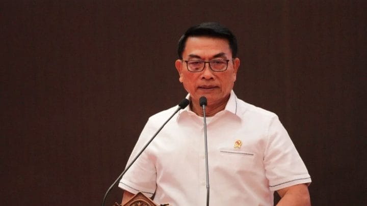 Kenangan Kepala Staf Kepresidenan Moeldoko bersama mantan Menteri Koordinator Perekonomian Rizal Ramli, yang disebutnya sebagai sebuah obat yang menyehatkan.