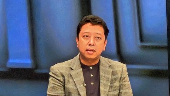 Ketua Majelis Pertimbangan PPP Muhammad Romahurmuziy, menanggapi perolehan suara PSI yang mengalami lonjakan pada Sirekap milik KPU. (Foto: Tangkapan Layar Instagram/romahurmuziy).