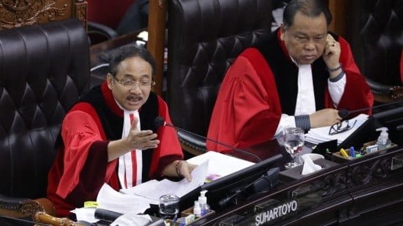 Makna dissenting opinion atau perbedaan pendapat menjadi perbincangan publik setelah Mahkamah Konstitusi (MK) menetapkan hasil putusan perkara Perselisihan Hasil Pemilihan Umum (PHPU) Pilpres 2024, Senin (22/4/2024). (Foto: MKRI)