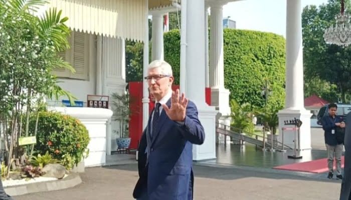 Jokowi Dorong Bos Apple Bangun Pabrik di Indonesia