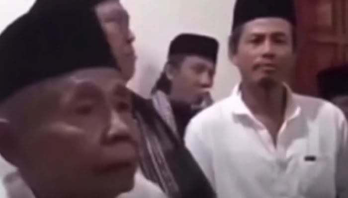 Pengakuan Imam Masjid Aolia Gunungkidul soal Lebaran, Mbah Benu: Saya Telepon Allah