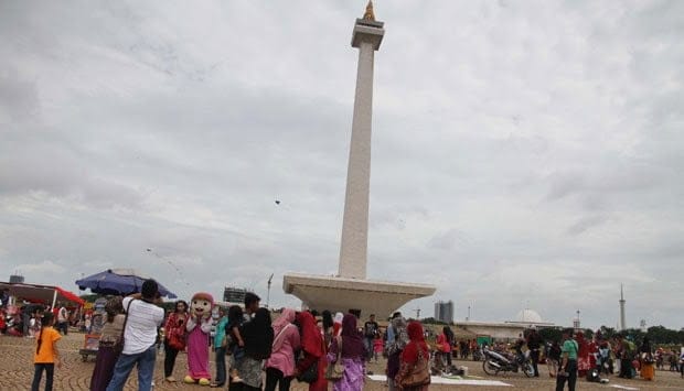 Monas Ramai Wisatawan