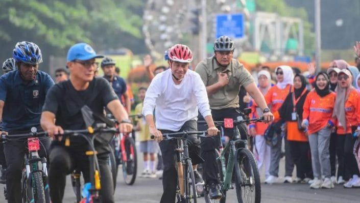 Presiden Joko Widodo (Jokowi) diyakini akan mencoba berkolaborasi dengan Presiden Terpilih Prabowo Subianto untuk mendukung calon tertentu dalam Pemilihan Kepala Daerah (Pilkada) Serentak yang akan berlangsung pada November 2024 mendatang.