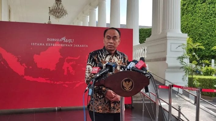 Menteri Komunikasi dan Informatika (Menkominfo) Budi Arie Setiadi tidak secara tegas membantah maupun mengonfirmasi bahwa pertemuan Presiden Jokowi dengan ketua umum partai politik pada akhir Mei membahas perombakan kabinet atau reshuffle.