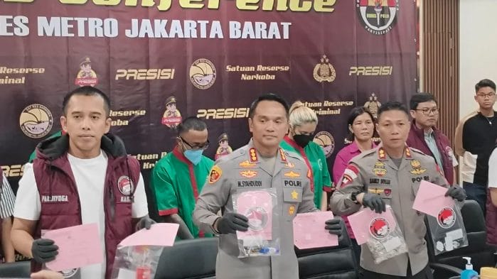 Virgoun dan dua rekannya ditangkap oleh Polres Metro Jakarta Barat karena penyalahgunaan narkoba. Setelah penangkapan dan pemeriksaan, ketiganya dibawa ke BNN Provinsi Jakarta untuk asesmen guna menentukan apakah mereka akan menjalani rehabilitasi atau hukuman penjara.