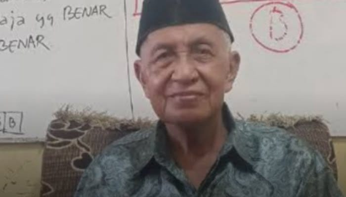 Sosok Melan Achmad alias Mbah Guru, Semangat Ngajar di Usia 78 Tahun