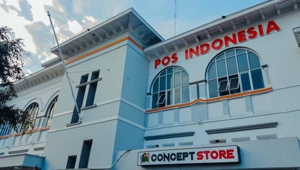 PT Bina Karya, yang bertindak sebagai Badan Usaha Otorita Ibu Kota Nusantara (OIKN), telah menjalin kerja sama dengan PT Pos Indonesia (Persero) untuk mendukung layanan logistik di Nusantara.