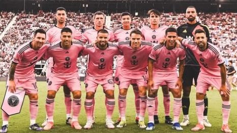 Inter Miami gagal meraih kemenangan dalam lanjutan MLS 2024. Menghadapi St. Louis City di Chase Stadium, The Flamingos harus puas dengan hasil imbang 3-3 usai jual beli serangan.