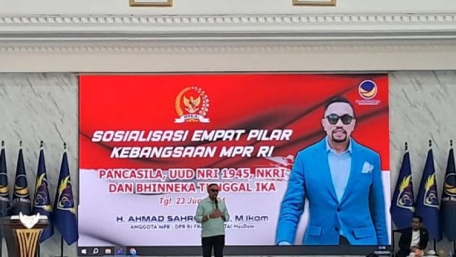 Bendahara Umum DPP Partai NasDem, Ahmad Sahroni, menyatakan bahwa menghadapi Ridwan Kamil di Pilkada Jakarta akan lebih mudah dibandingkan melawan Anies Baswedan.