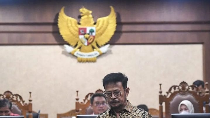 Mantan Menteri Pertanian, Syahrul Yasin Limpo (SYL), mengeluhkan bahwa prestasinya tidak dipertimbangkan oleh jaksa dalam tuntutan hukuman 12 tahun penjara terkait kasus korupsi.