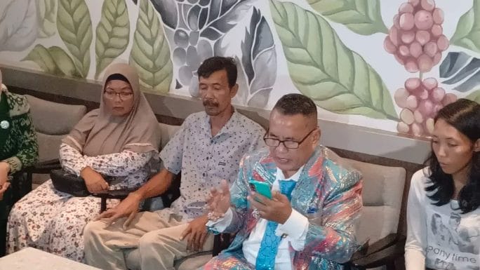 Hotman Paris meminta Presiden Jokowi untuk membentuk Tim Pencari Fakta guna menyelidiki kasus pembunuhan Vina Cirebon, setelah Pegi Setiawan dibebaskan. (Foto: Antara)