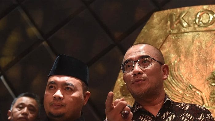 Jokowi memberhentikan Hasyim Asy'ari dari posisinya sebagai Ketua KPU karena terbukti melakukan tindakan asusila terhadap seorang perempuan berinisial CAT. (Foto: Antara)