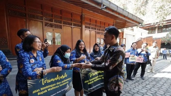 Gibran Rakabuming Raka yang mengundurkan diri dari jabatan Wali Kota Surakarta menjelang pelantikan presiden dan wakil presiden terpilih periode 2024-2029. (Foto: Antara)