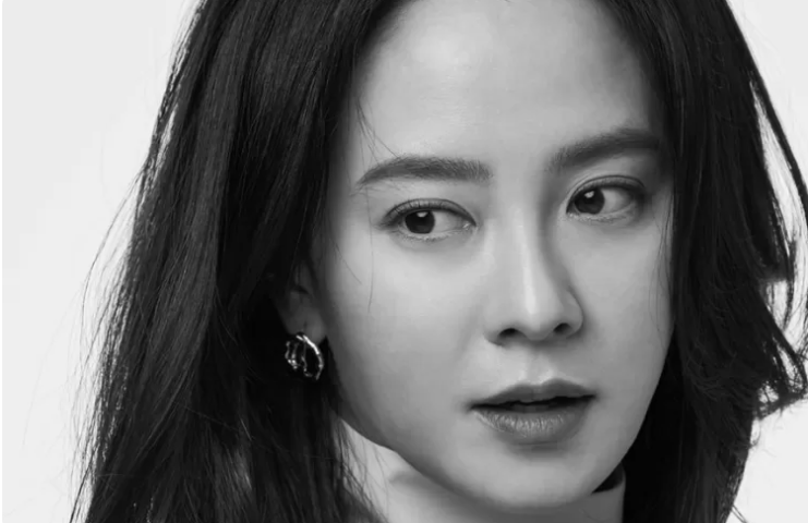 Song Ji Hyo. (FOTO: Twitter @seraphicpoem)