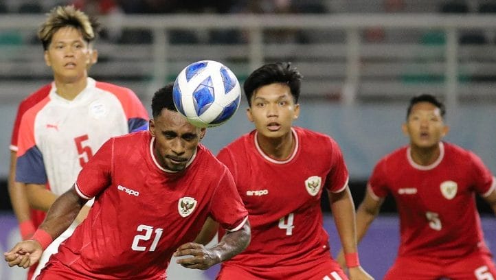 Pelatih Timnas Indonesia U-19, Indra Sjafri, menilai bahwa anak asuhnya belum bermain secara konsisten sesuai skema yang diberikan, meskipun meraih kemenangan telak 6-0 atas Filipina di Piala AFF U-19 2024. (Foto: Antara)