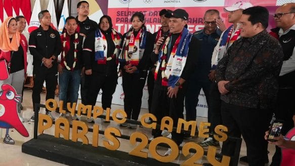 Menteri Badan Usaha Milik Negara (BUMN) Erick Thohir menyampaikan rasa terima kasihnya kepada Veddriq Leonardo, atlet panjat tebing, dan Rizki Juniansyah, atlet angkat besi, atas prestasi mereka di Olimpiade Paris 2024.