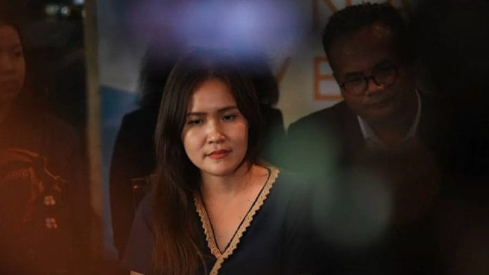 Jessica Wongso dan tim kuasa hukumnya berencana mengajukan Peninjauan Kembali (PK) ke Mahkamah Agung (MA) untuk mengkaji ulang putusan dalam kasus yang menjeratnya, sebagai langkah baru dalam perjalanan kasus kopi sianida.