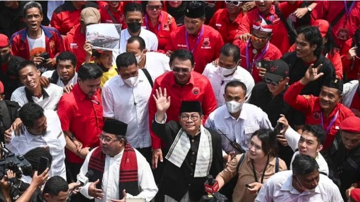 Jokowi menegaskan bahwa dirinya tidak keberatan dengan keputusan Pramono untuk terlibat dalam kontestasi Pilkada Jakarta, menganggapnya sebagai bagian dari hak politik yang dimiliki oleh setiap individu.