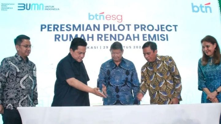 Menteri BUMN menambahkan bahwa kehadiran BUMN dalam pembangunan perumahan yang dibangun dengan prinsip rendah emisi ini diharapkan menjadi model untuk pembangunan masa depan.