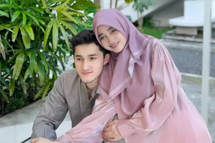 Foto: Mukhammad Mustafo Khon dengan Veve Zulfikar (Dok: Instagram)