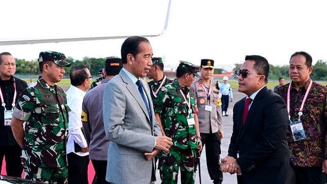 Namun, Jokowi menyayangkan bahwa di tengah kondisi seperti ini, solidaritas internasional justru menurun, semangat multilateralisme semakin terabaikan, dan fragmentasi makin meluas.