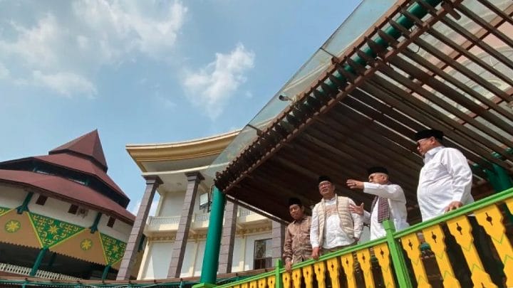 Inspirasi ini muncul dari keberhasilan Ridwan Kamil dalam membangun penginapan dan menciptakan kampung destinasi di Kuningan, Jawa Barat, saat ia menjabat sebagai Gubernur Jawa Barat.