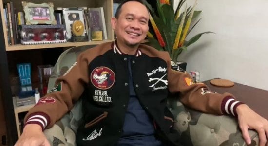 Pendidikan formal di ITS memberikan dasar pengetahuan yang kuat bagi Cak Lontong, sementara pendidikan non-formal di bidang seni pertunjukan membantu mengasah keterampilannya sebagai komedian. Kombinasi keduanya menjadi fondasi penting dalam membangun karier Cak Lontong di dunia hiburan.