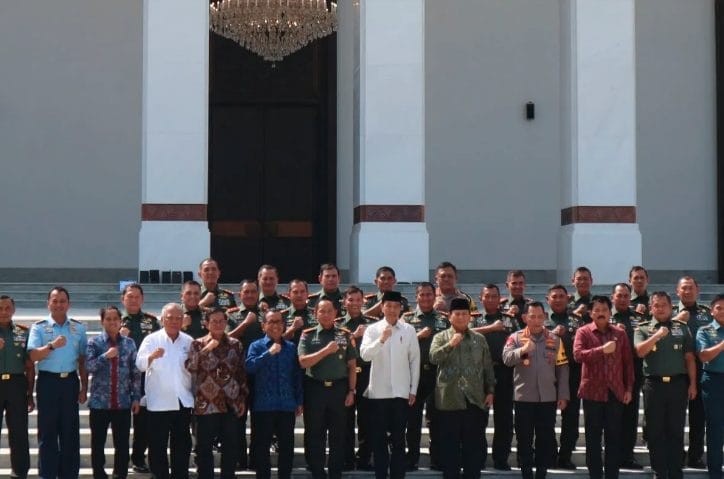 "Saya ingin mengingatkan kembali terkait dengan kekerasan kepada perempuan dan anak. Saya minta TNI dan Polri bisa menjadi institusi yang pertama. Sekali lagi, saya minta TNI dan Polri bisa menjadi institusi yang pertama bagi perempuan dan anak dalam mencari perlindungan," katanya.