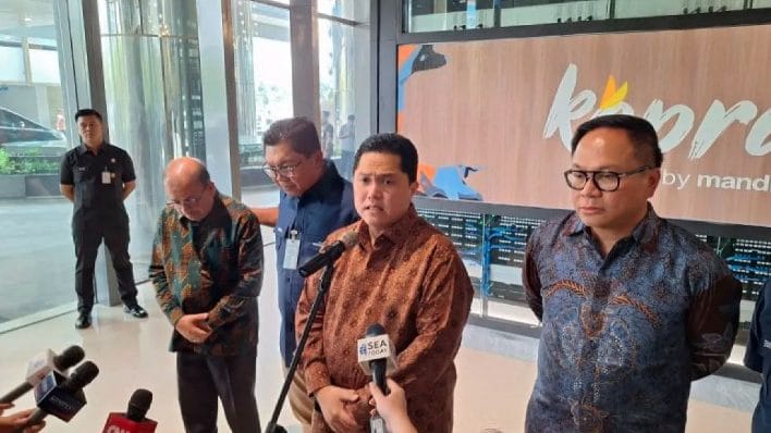 Dilansir dari Antara, Erick akan menggabungkan tujuh BUMN Karya yang bergerak di bidang infrastruktur menjadi tiga perusahaan. Ketujuh perusahaan tersebut adalah PT Hutama Karya (Persero), PT Waskita Karya (Persero), PT PP (Persero), PT Wijaya Karya (Persero), PT Brantas Abipraya (Persero), PT Adhi Karya (Persero), dan PT Nindya Karya (Persero).