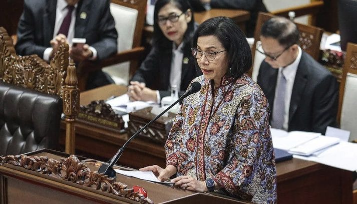 Dilansir dari Antara, Sri Mulyani berharap bahwa pemangkasan suku bunga Bank Sentral AS (The Fed) menjadi 4,75-5,00 persen akan memberikan dampak positif bagi negara-negara berkembang, termasuk Indonesia. Hal ini diutarakan dalam pertemuan Dewan Rapat Kebijakan Bank Sentral AS (FOMC) pada 17-18 Desember 2024, ketika The Fed memutuskan untuk memangkas suku bunga acuan sebesar 50 bps.