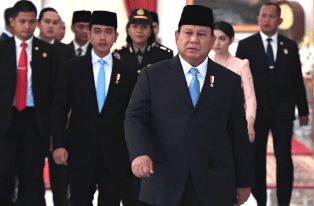 Dilansir dari laman presidenri.go.id, selain itu, pelantikan AM Putranto sebagai Kepala Staf Kepresidenan dan Muhammad Qodari sebagai Wakil Kepala Staf Kepresidenan turut diumumkan. Keduanya diangkat berdasarkan Keputusan Presiden Nomor 137/P Tahun 2024. Peran mereka diharapkan dapat memperkuat koordinasi kebijakan dan komunikasi antara Presiden, kementerian, serta masyarakat.