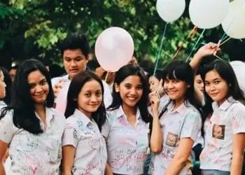 Kenangan Tak Terlupakan: Mengapa Masa SMA Selalu Dirindukan?