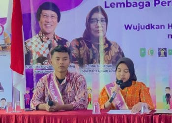 Febriani (kanan) siswi SMA Negeri 1 Minas yang dinobatkan sebagai Duta Anak 2025. (Foto: Istimewa)