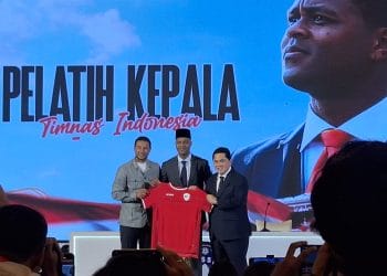 Patrick Kluivert diperkenalkan sebagai pelatih Timnas Indonesia (Foto: Inversi.id)