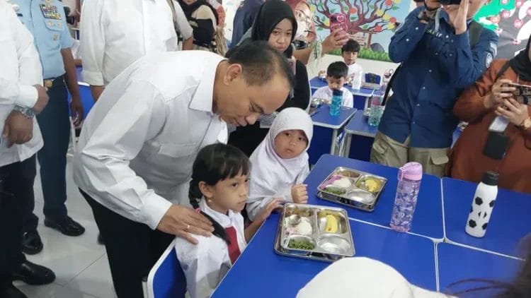 Program Makan Bergizi Gratis Resmi Diluncurkan di 26 Provinsi Indonesia