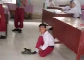 Siswa SD di Medan harus menerima hukuman belajar dilantai akibat nunggak SPP 3 bulan. (Foto: Istimewa)